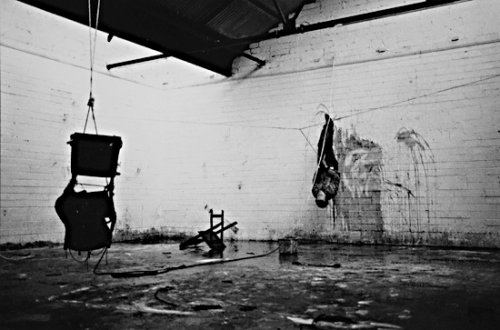 Between the Wall and the Floor – Part 1 - Details Between the Wall and the Floor – Part 1 - Details