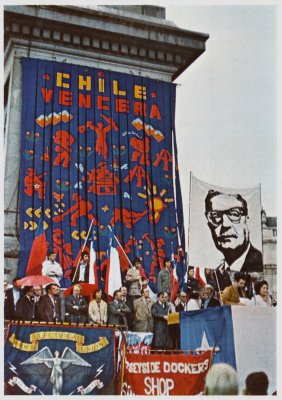 r400_CHILE_VENCERA_webcopy Above: Chile Vencera banner by John Dugger, 1974. Below: exhibition poster by John Dugger and David Medalla, 1971.