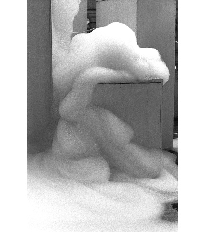 w1-Clay Perry David Medalla bubble-machines17